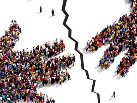 Liderar en tiempos de polarización:     10 principios para mantener la humanidad